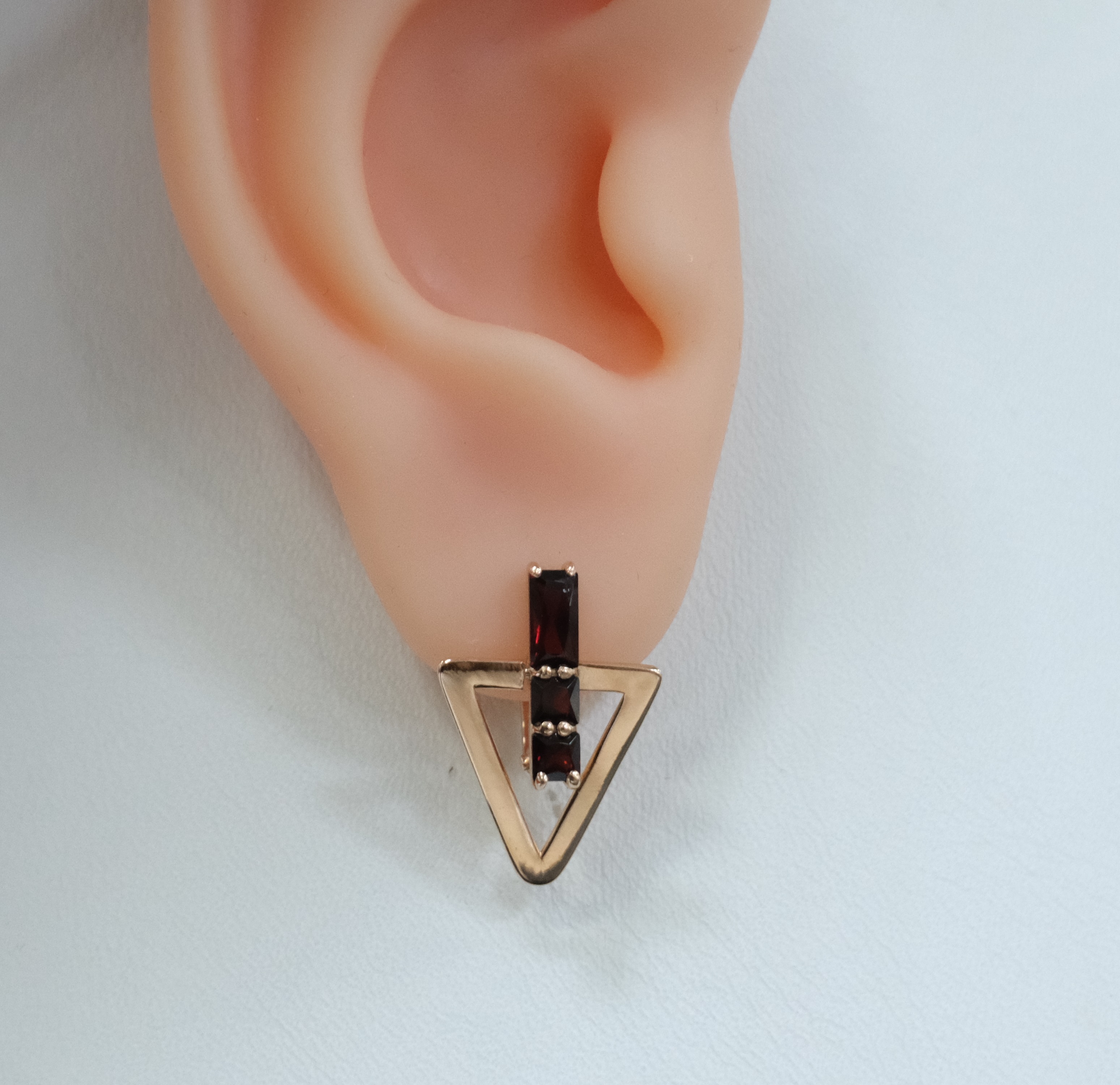 Серебряные серьги с гранатами